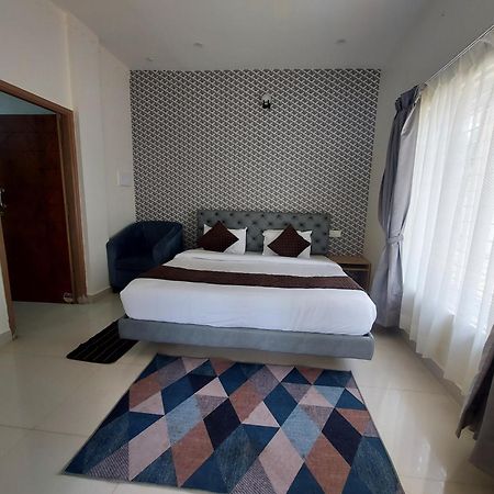 Sapphire Stayss Yelagiri Exterior photo
