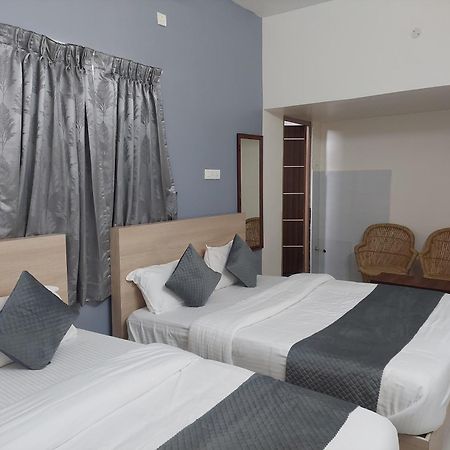 Sapphire Stayss Yelagiri Exterior photo