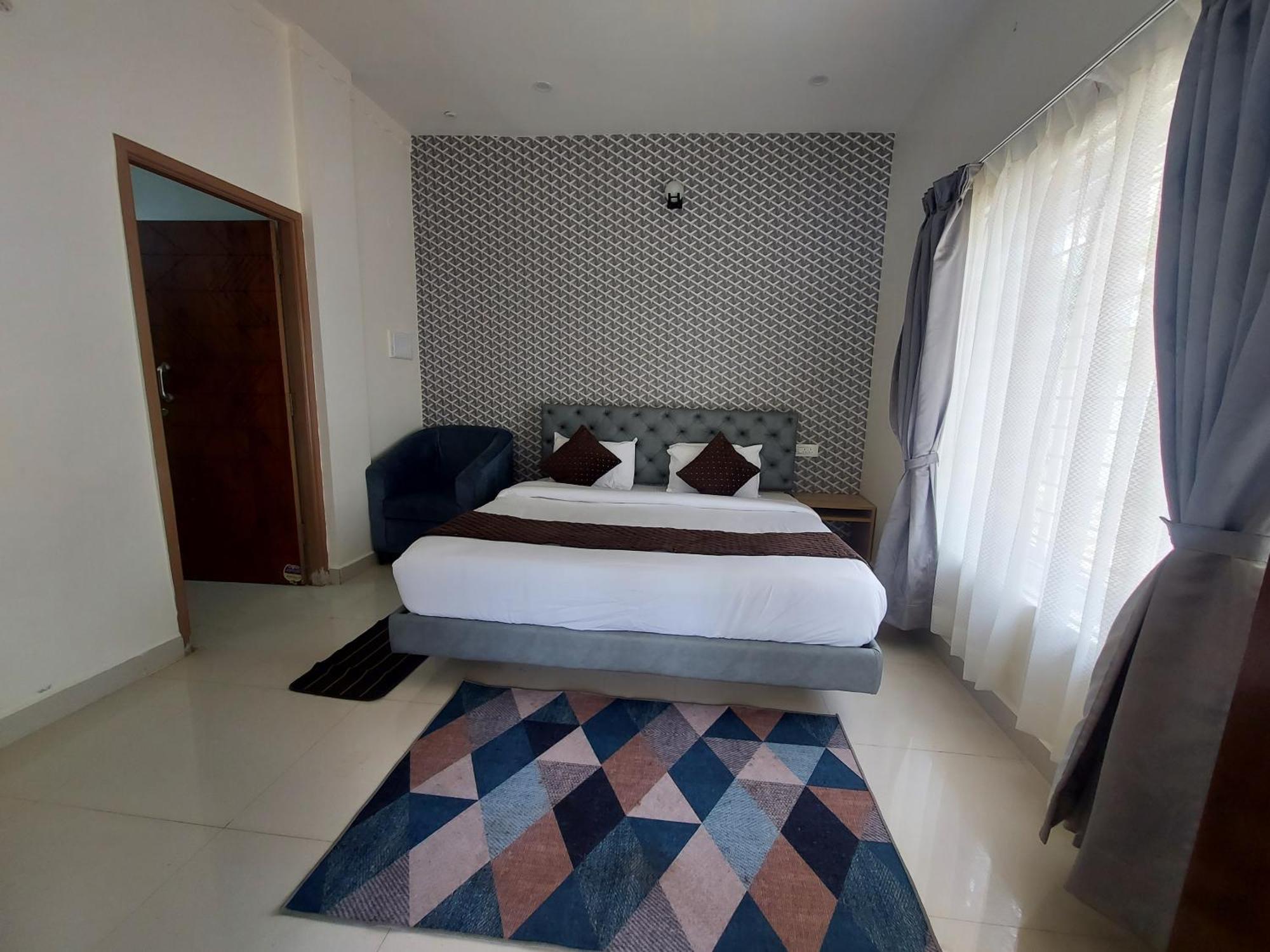 Sapphire Stayss Yelagiri Exterior photo