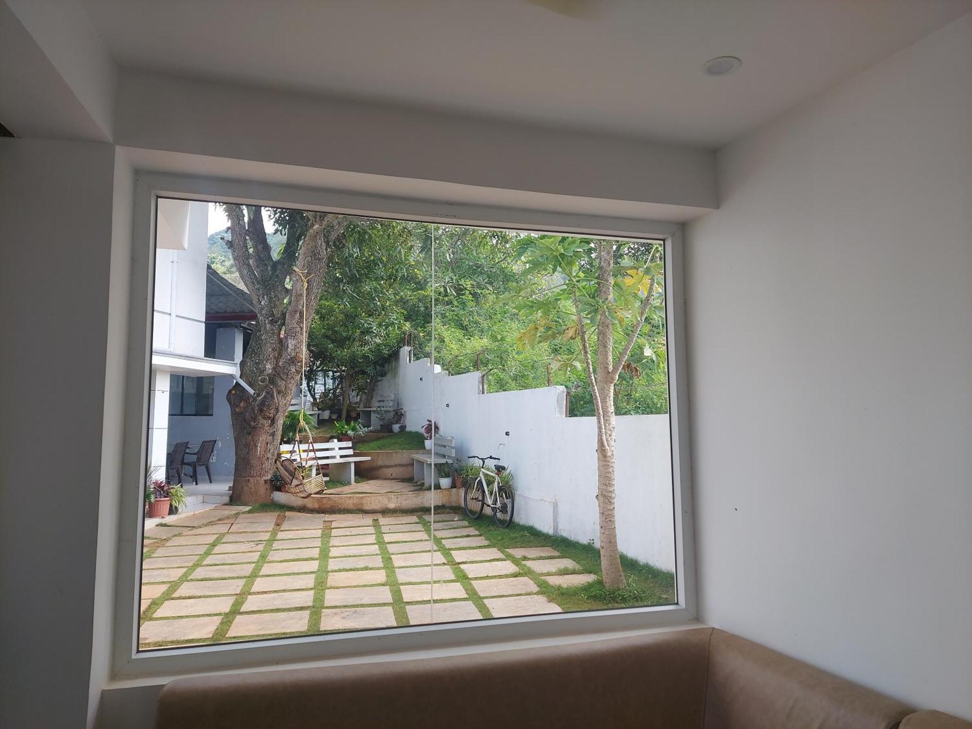 Sapphire Stayss Yelagiri Exterior photo
