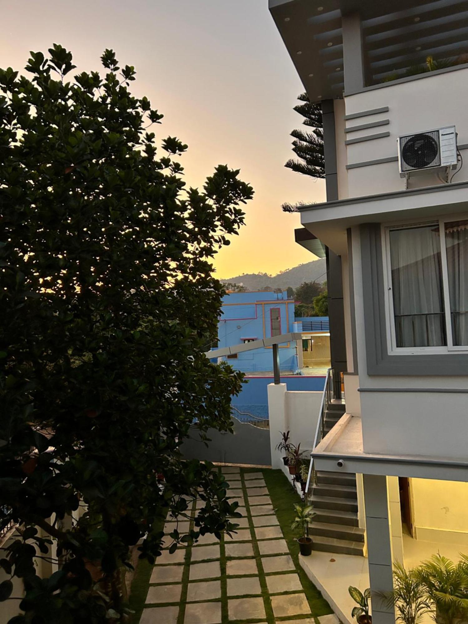 Sapphire Stayss Yelagiri Exterior photo