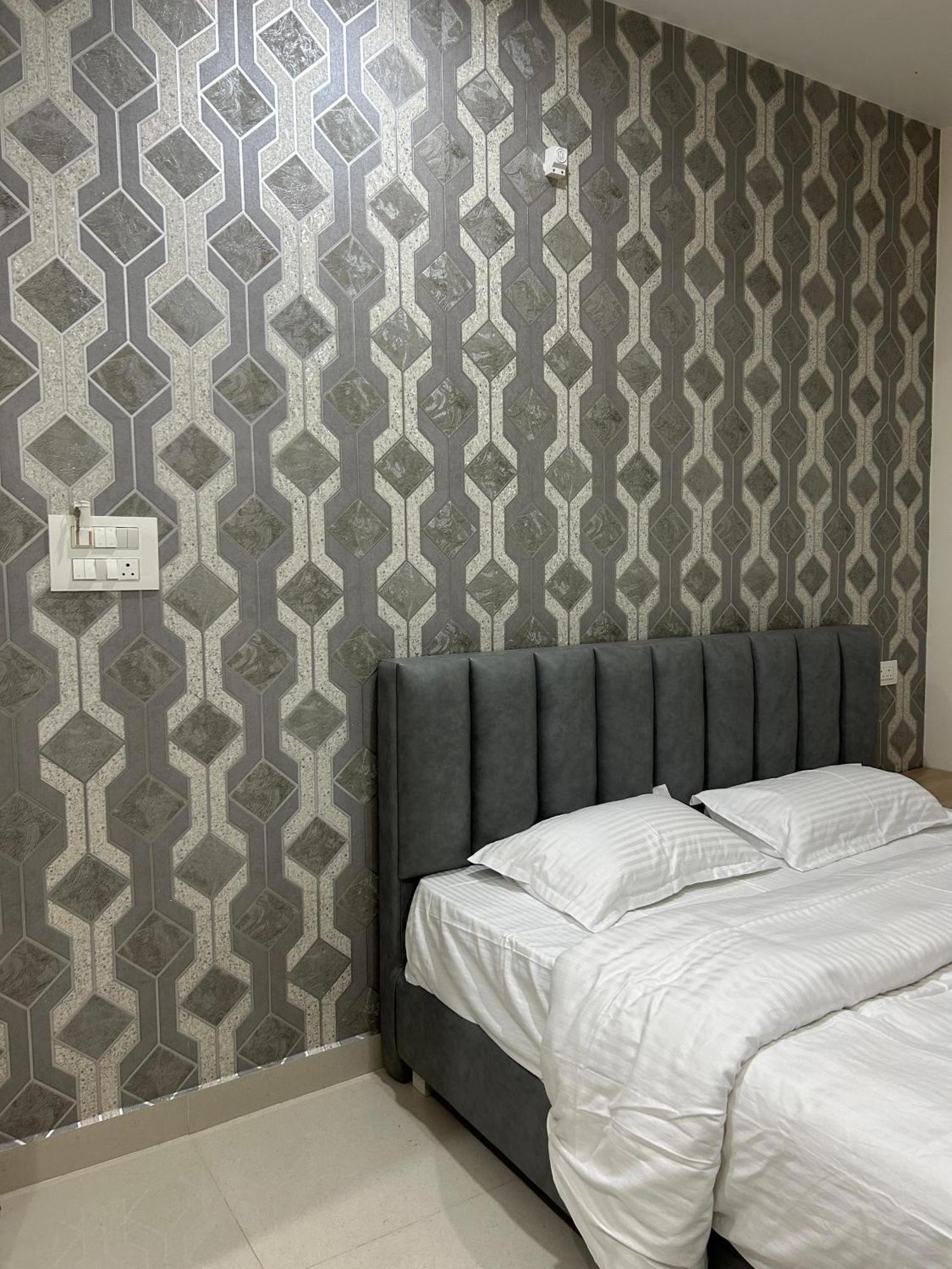 Sapphire Stayss Yelagiri Room photo