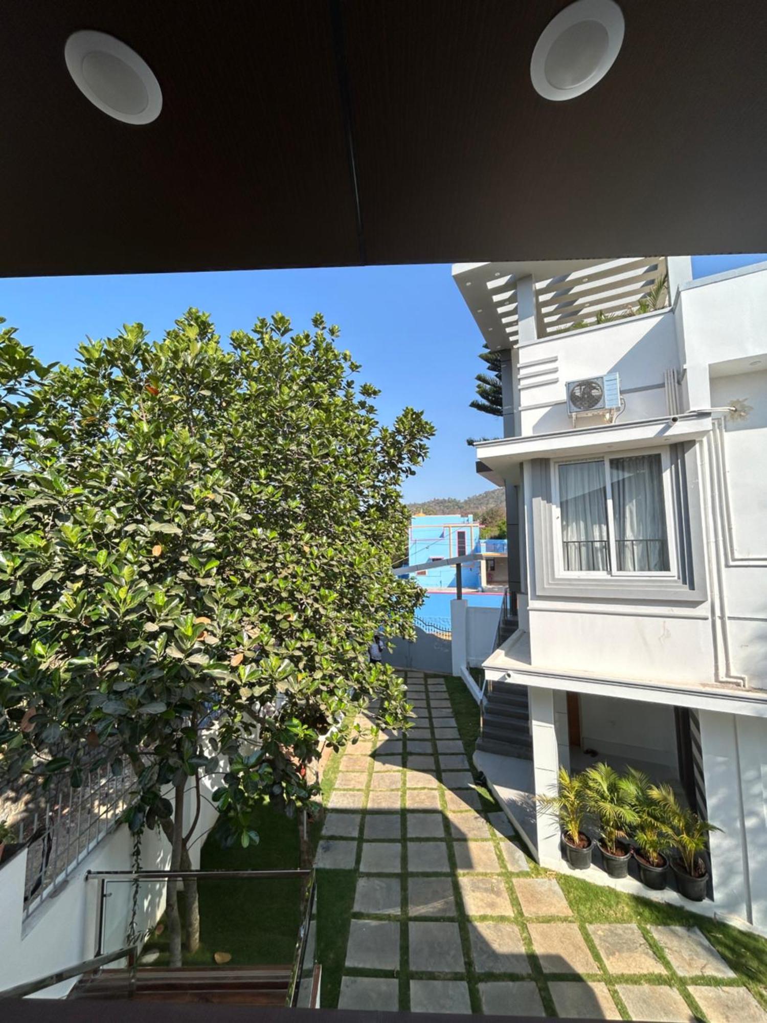 Sapphire Stayss Yelagiri Exterior photo
