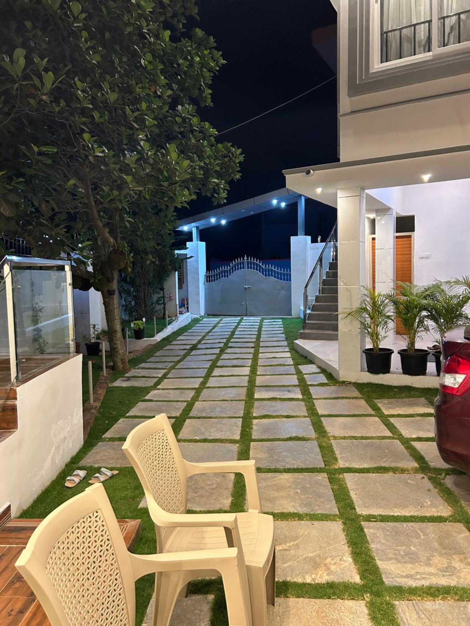Sapphire Stayss Yelagiri Exterior photo