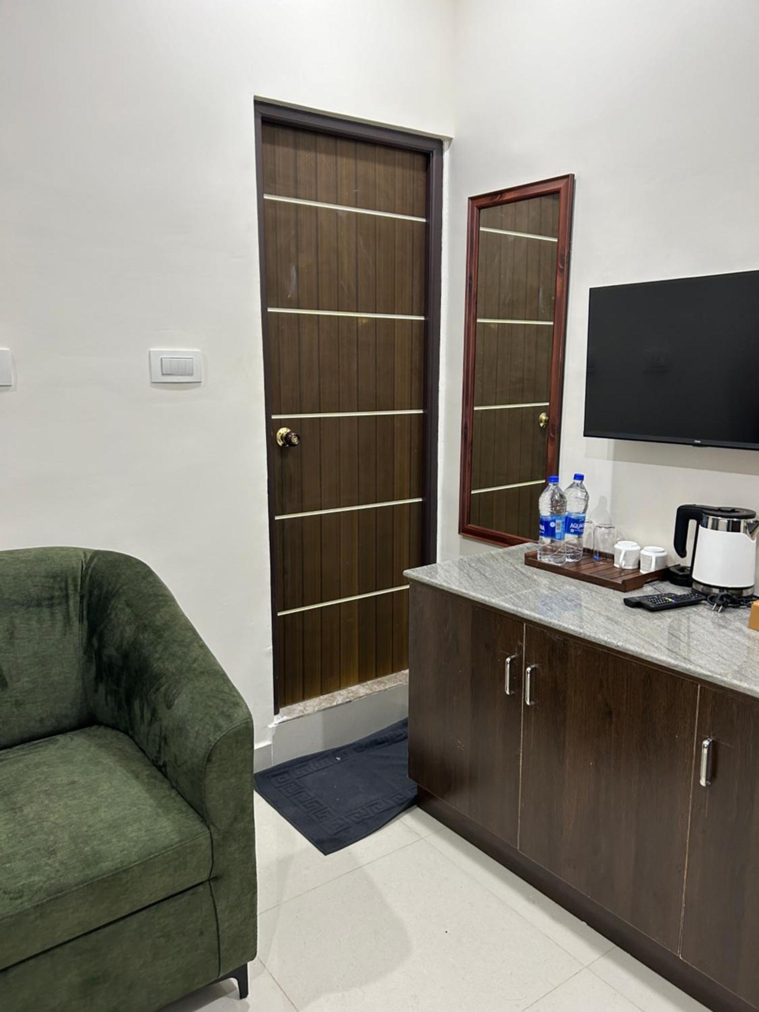 Sapphire Stayss Yelagiri Exterior photo